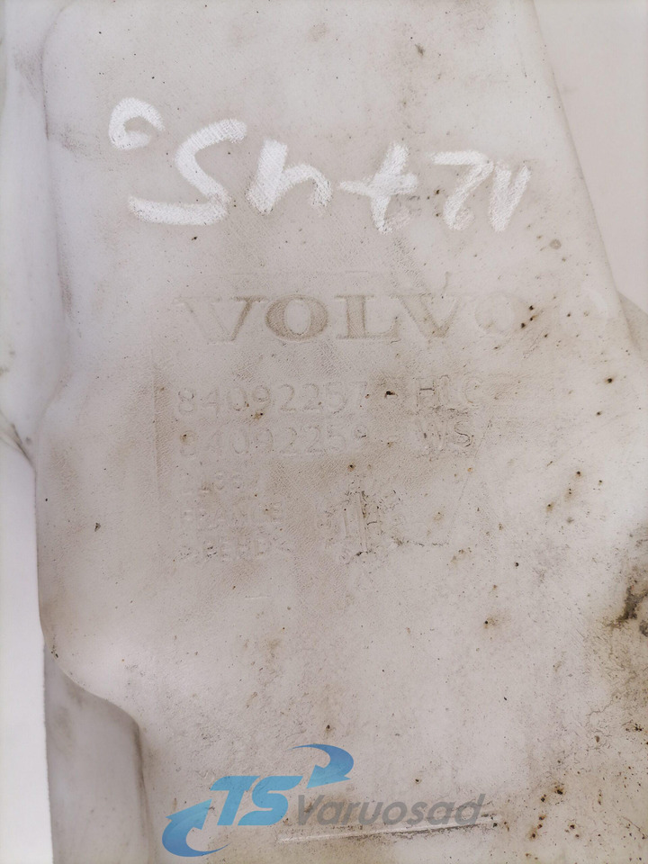 Volvo Windscreen washer fluid tank 84092259 - Limpador de pára-brisa para Camião: foto 3 Volvo Windscreen washer fluid tank 84092259 - Limpador de pára-brisa para Camião: foto 3