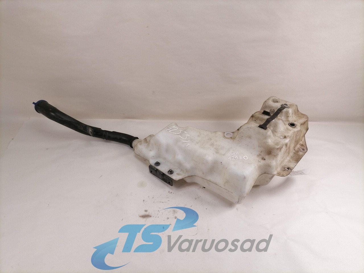 Volvo Windscreen washer fluid tank 84092259 - Limpador de pára-brisa para Camião: foto 1 Volvo Windscreen washer fluid tank 84092259 - Limpador de pára-brisa para Camião: foto 1