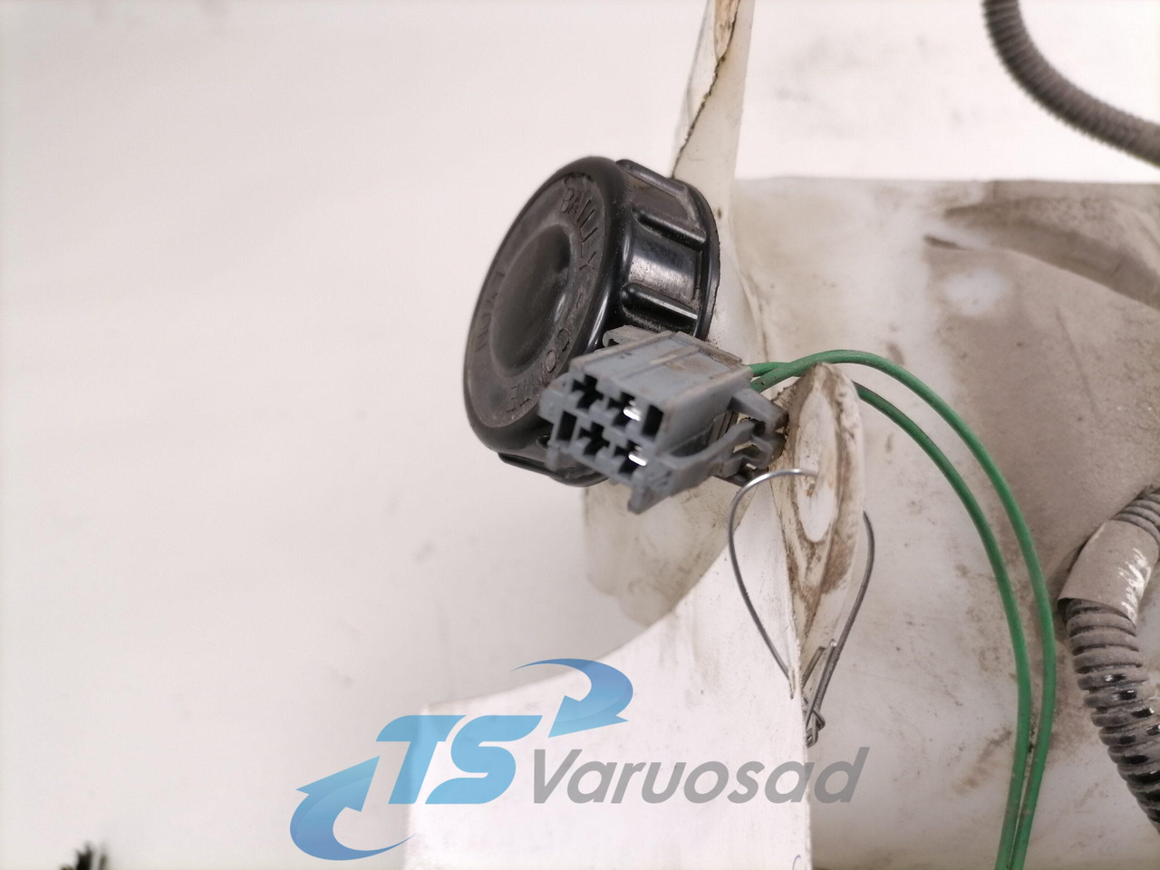 Volvo Windscreen washer fluid tank 84530119 - Limpador de pára-brisa para Camião: foto 4 Volvo Windscreen washer fluid tank 84530119 - Limpador de pára-brisa para Camião: foto 4
