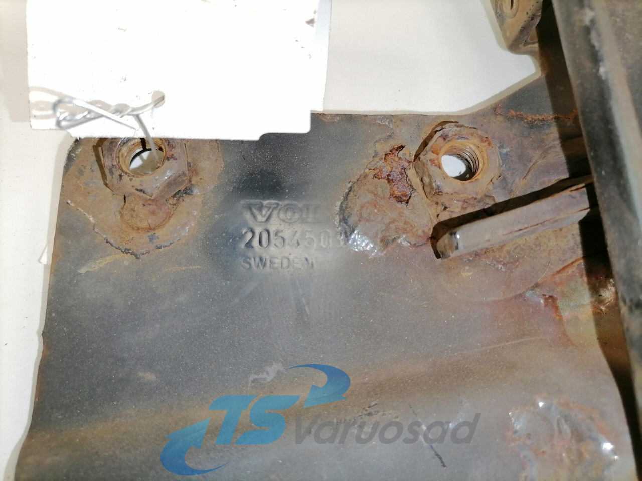 Volvo lower grille carrier hinge 20545094 - Grade radiador para Camião: foto 2 Volvo lower grille carrier hinge 20545094 - Grade radiador para Camião: foto 2