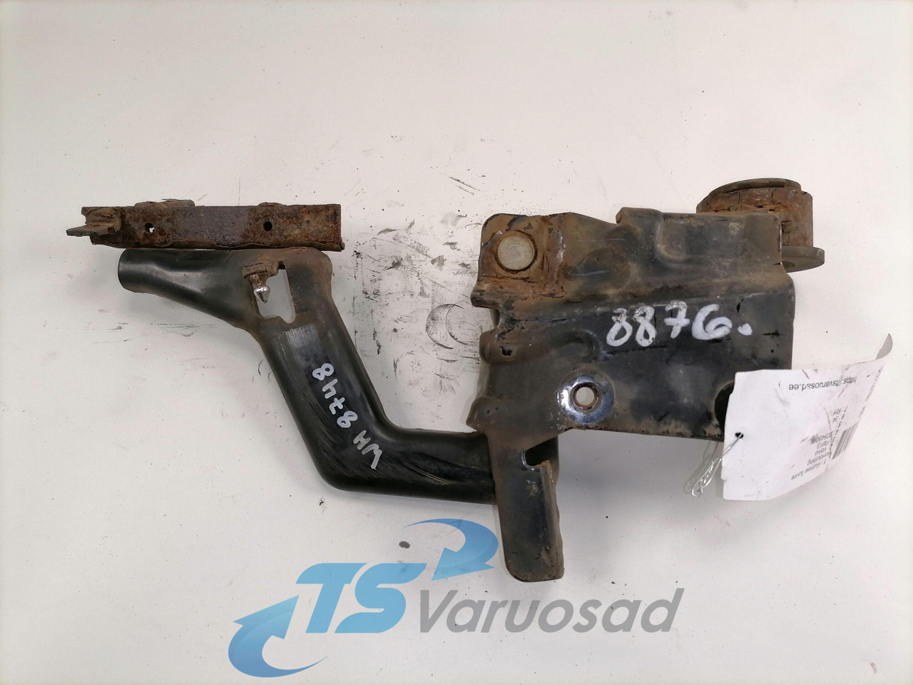 Volvo lower grille carrier hinge 20545095 - Grade radiador para Camião: foto 4 Volvo lower grille carrier hinge 20545095 - Grade radiador para Camião: foto 4