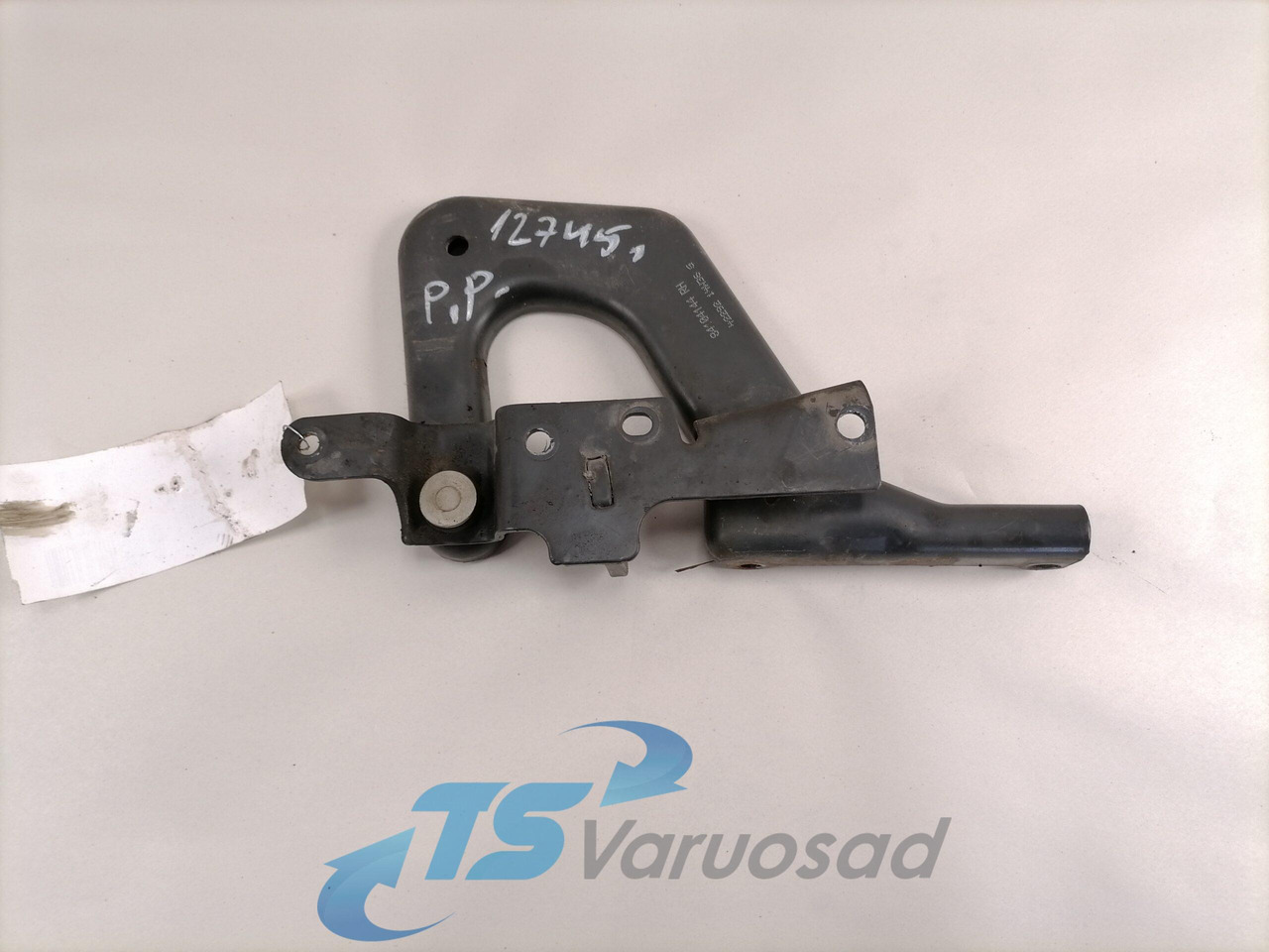 Volvo lower grille carrier hinge 84104144 - Grade radiador para Camião: foto 1 Volvo lower grille carrier hinge 84104144 - Grade radiador para Camião: foto 1