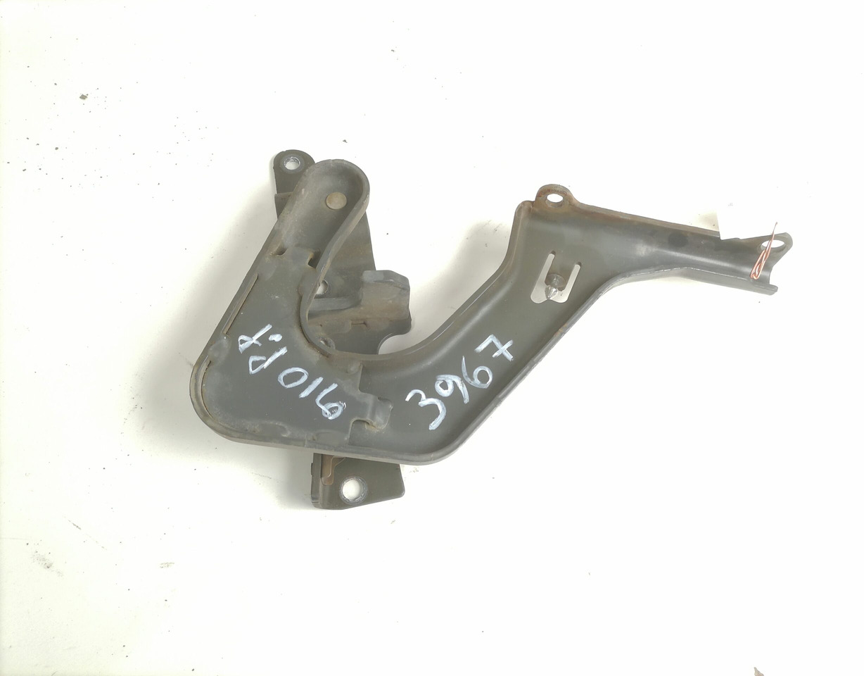 Volvo lower grille carrier hinge 84104144 - Grade radiador para Camião: foto 2 Volvo lower grille carrier hinge 84104144 - Grade radiador para Camião: foto 2