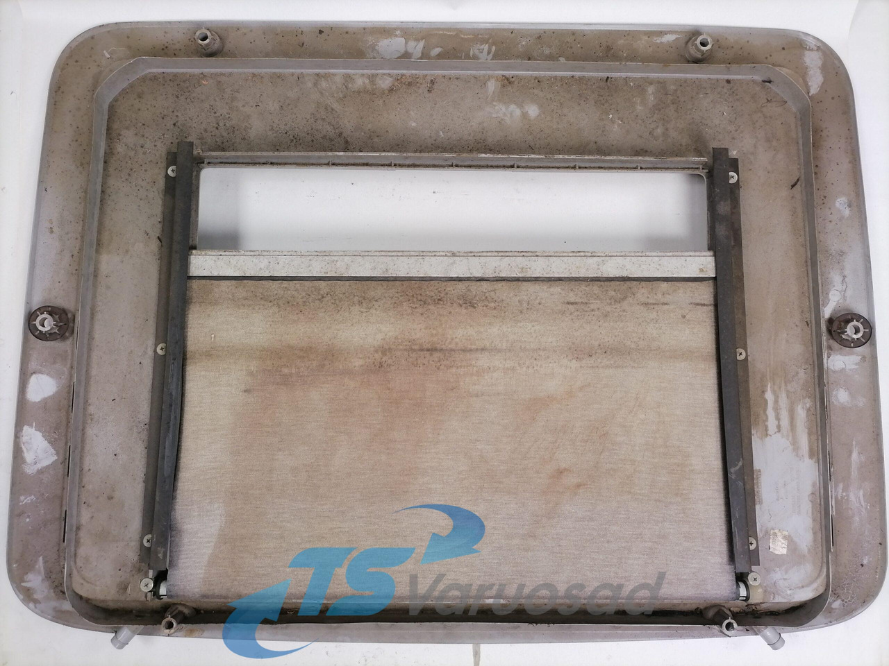 Volvo sunroof plastic cover 20379765 - Peça universal para Camião: foto 5 Volvo sunroof plastic cover 20379765 - Peça universal para Camião: foto 5
