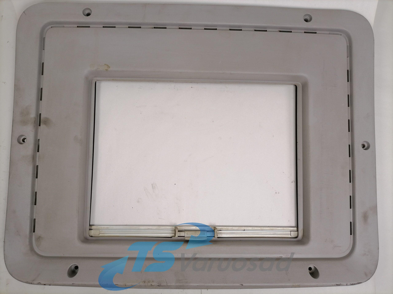 Volvo sunroof plastic cover 20379765 - Peça universal para Camião: foto 1 Volvo sunroof plastic cover 20379765 - Peça universal para Camião: foto 1