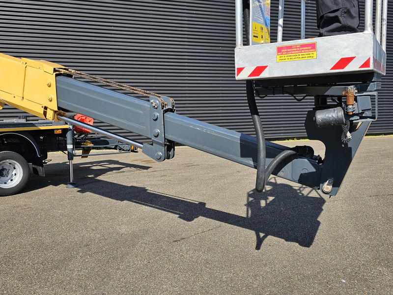Camião Nissan CABSTAR / 19 mtr PLATFORM WORKER: foto 17
