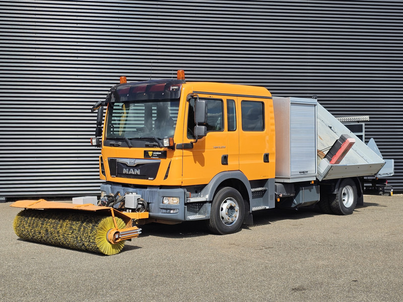 MAN TGM 15.240 BL / TIPPER / DOKA / VEEG / SWEEPER - Varredora urbana: foto 1 MAN TGM 15.240 BL / TIPPER / DOKA / VEEG / SWEEPER - Varredora urbana: foto 1