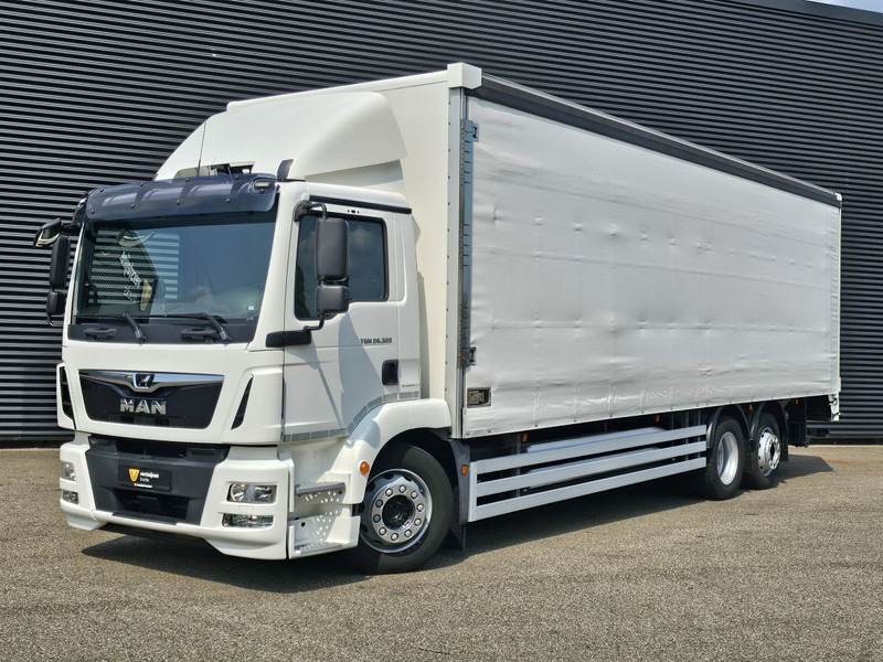 MAN TGM 26.320 / 6x2-4 / LBW / 6000kg TAIL LIFT - Camião de lona: foto 1 MAN TGM 26.320 / 6x2-4 / LBW / 6000kg TAIL LIFT - Camião de lona: foto 1