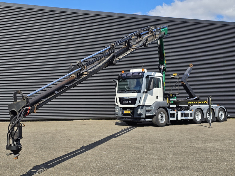 MAN TGS 35.400 8x4-4 / PALFINGER 26 t/m CRANE + HOOKLIFT - Camião polibenne, Camião grua: foto 4 MAN TGS 35.400 8x4-4 / PALFINGER 26 t/m CRANE + HOOKLIFT - Camião polibenne, Camião grua: foto 4