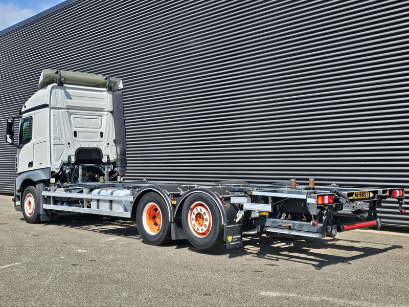 Mercedes-Benz ACTROS 2640 6x2-4 / NL TRUCK - Camião transportador de contêineres/ Caixa móvel: foto 3 Mercedes-Benz ACTROS 2640 6x2-4 / NL TRUCK - Camião transportador de contêineres/ Caixa móvel: foto 3