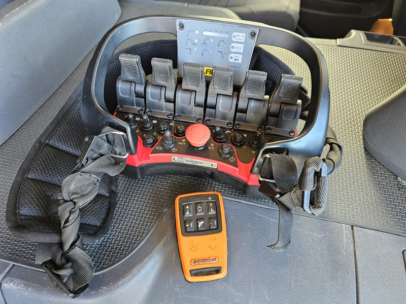 Scania P320 4x2 / PALFINGER PK14002 / CRANE/KRAN - Camião de caixa aberta/ Plataforma, Camião grua: foto 5 Scania P320 4x2 / PALFINGER PK14002 / CRANE/KRAN - Camião de caixa aberta/ Plataforma, Camião grua: foto 5