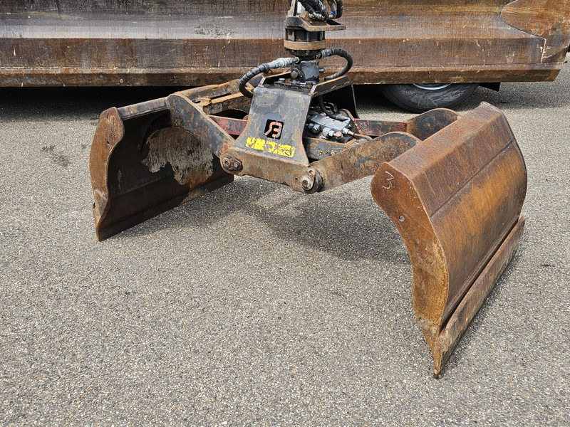 Tatra 6X6 / T158/II / 2 SIDE TIPPER - HMF Z CRANE - Camião basculante, Camião grua: foto 5 Tatra 6X6 / T158/II / 2 SIDE TIPPER - HMF Z CRANE - Camião basculante, Camião grua: foto 5