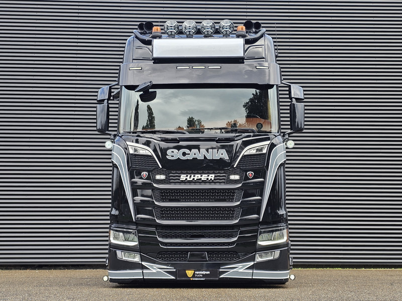 Scania S580 V8 / 4x2 / FULL AIR / RETARDER - Tractor: foto 2 Scania S580 V8 / 4x2 / FULL AIR / RETARDER - Tractor: foto 2