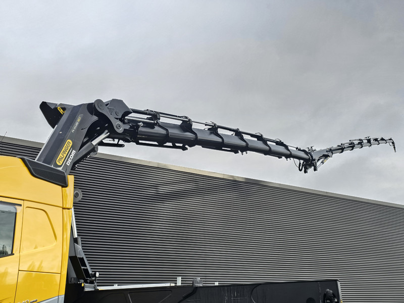 Volvo FH 540 8x4 / PALFINGER 165 TEC 7 + PJ300 / WINCH - Camião grua: foto 2 Volvo FH 540 8x4 / PALFINGER 165 TEC 7 + PJ300 / WINCH - Camião grua: foto 2