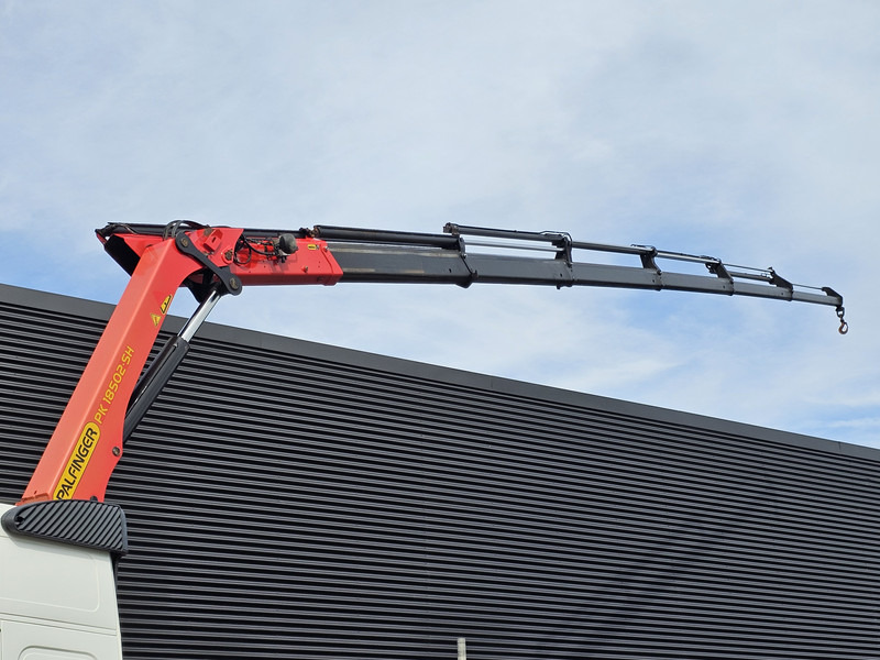 Volvo FM420 4x2 / PALFINGER 18502 - 17 mtr / CRANE / KRAN - Camião de caixa aberta/ Plataforma, Camião grua: foto 4 Volvo FM420 4x2 / PALFINGER 18502 - 17 mtr / CRANE / KRAN - Camião de caixa aberta/ Plataforma, Camião grua: foto 4