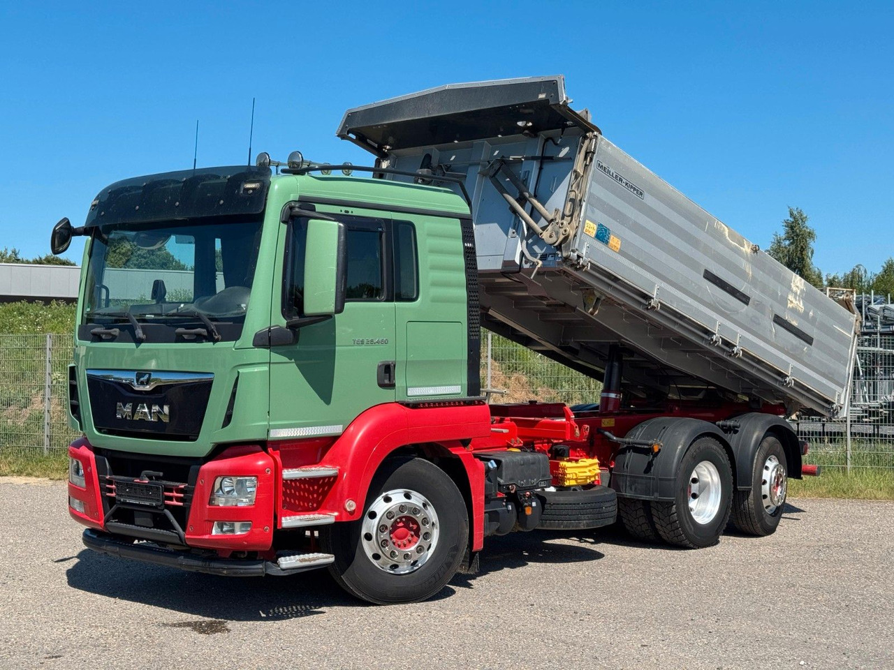 MAN 26.460 6x2 Meiller 3. Seitenkipper - Camião basculante: foto 2 MAN 26.460 6x2 Meiller 3. Seitenkipper - Camião basculante: foto 2