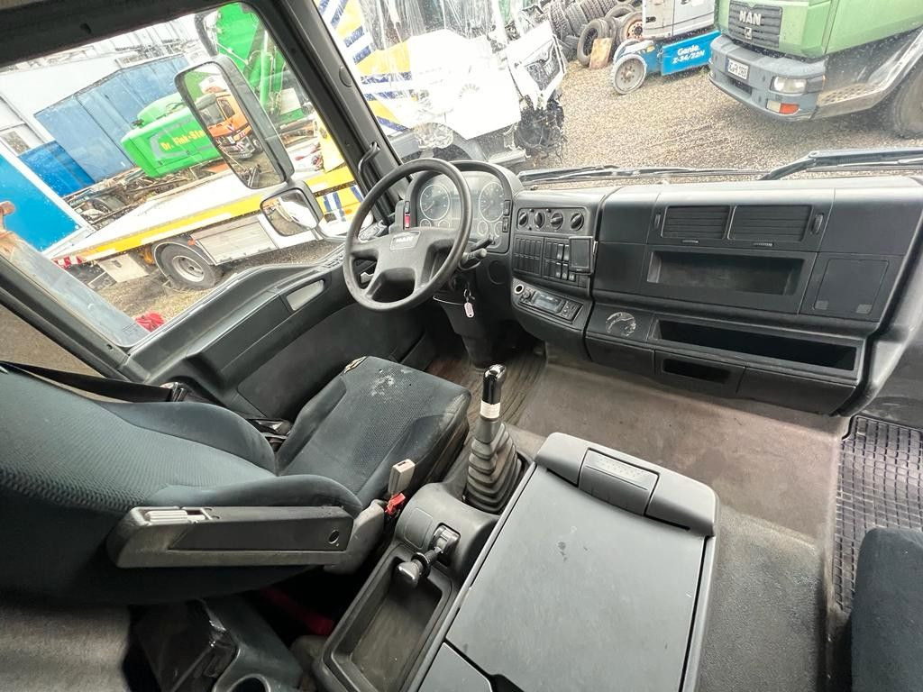 MAN 8.180 4X2 offene Pritsche MAN 8.180 4X2 offene Pritsche - Carrinha de caixa aberta: foto 4 MAN 8.180 4X2 offene Pritsche MAN 8.180 4X2 offene Pritsche - Carrinha de caixa aberta: foto 4