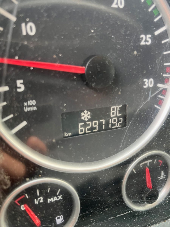 MAN 8.220 4X2 Pritschenwagen - Camião de lona: foto 4 MAN 8.220 4X2 Pritschenwagen - Camião de lona: foto 4