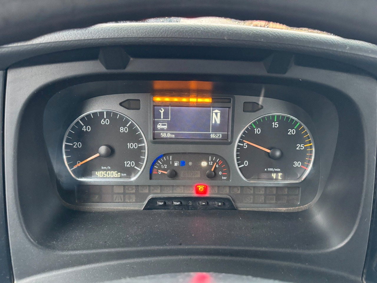 Mercedes-Benz 1833 4X2 Meiller AK 12 Absetzkipper Mercedes-Benz 1833 4X2 Meiller AK 12 Absetzkipper - Camião multibenne: foto 4 Mercedes-Benz 1833 4X2 Meiller AK 12 Absetzkipper Mercedes-Benz 1833 4X2 Meiller AK 12 Absetzkipper - Camião multibenne: foto 4