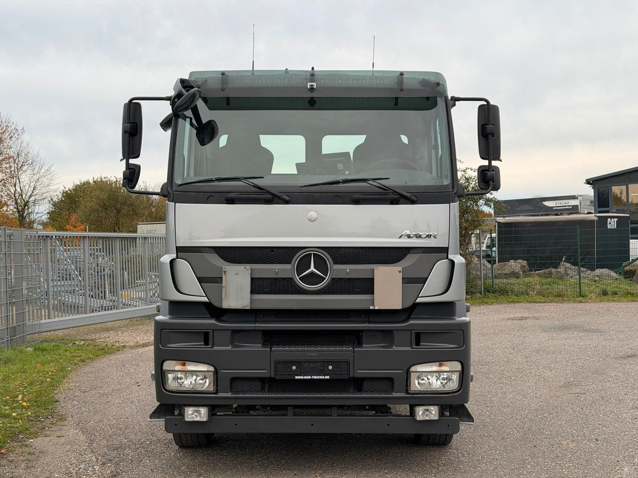 Mercedes-Benz 2540 L 6x2 Palfinger T20 mit hydr. Containerverr - Camião polibenne: foto 5 Mercedes-Benz 2540 L 6x2 Palfinger T20 mit hydr. Containerverr - Camião polibenne: foto 5