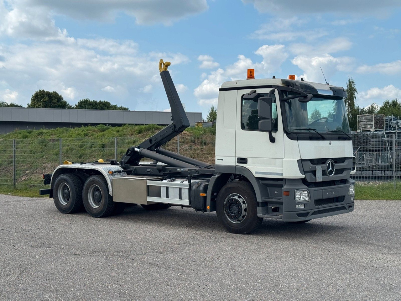 Mercedes-Benz 2641 6X4 Retarder Meiller mit Funk Top Zust - Camião polibenne: foto 1 Mercedes-Benz 2641 6X4 Retarder Meiller mit Funk Top Zust - Camião polibenne: foto 1
