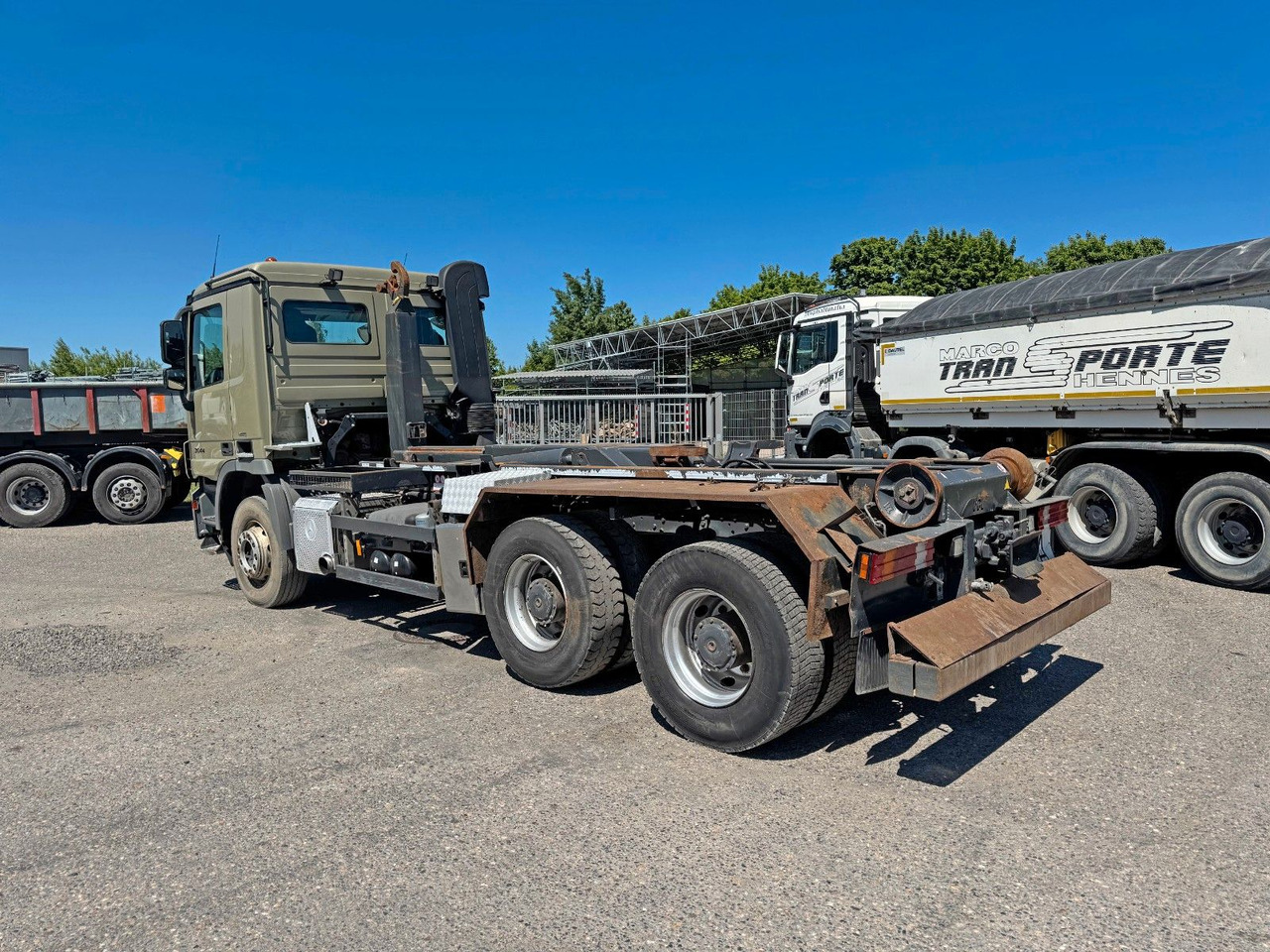 Mercedes-Benz 2644 6X4 VDL Abroller mit 3,90 Radstand Blatt BL - Camião polibenne: foto 1 Mercedes-Benz 2644 6X4 VDL Abroller mit 3,90 Radstand Blatt BL - Camião polibenne: foto 1