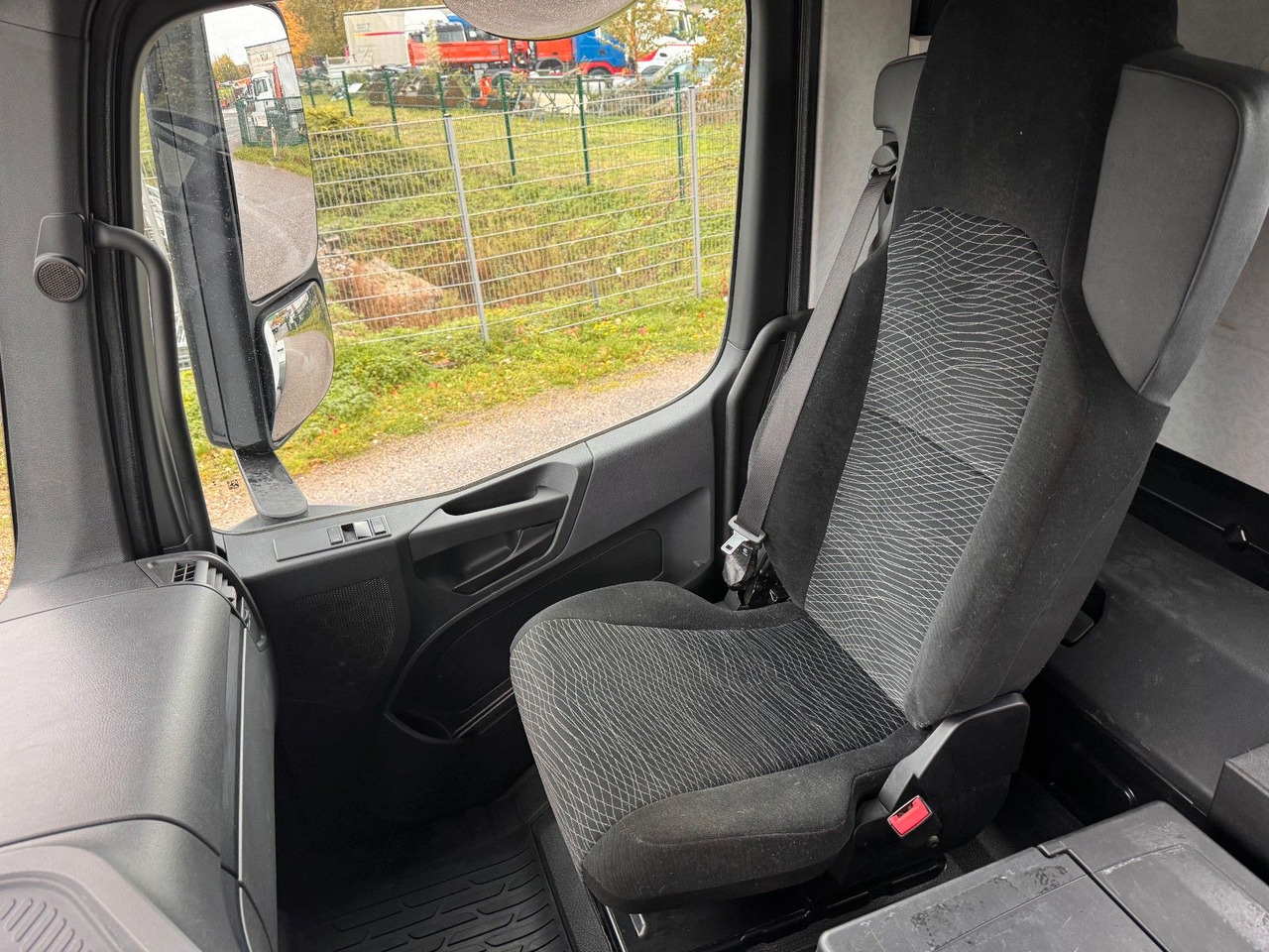 Mercedes-Benz 3748 8X4 Meiller Abroller mit Funk Top  Zustand - Camião polibenne: foto 5 Mercedes-Benz 3748 8X4 Meiller Abroller mit Funk Top  Zustand - Camião polibenne: foto 5