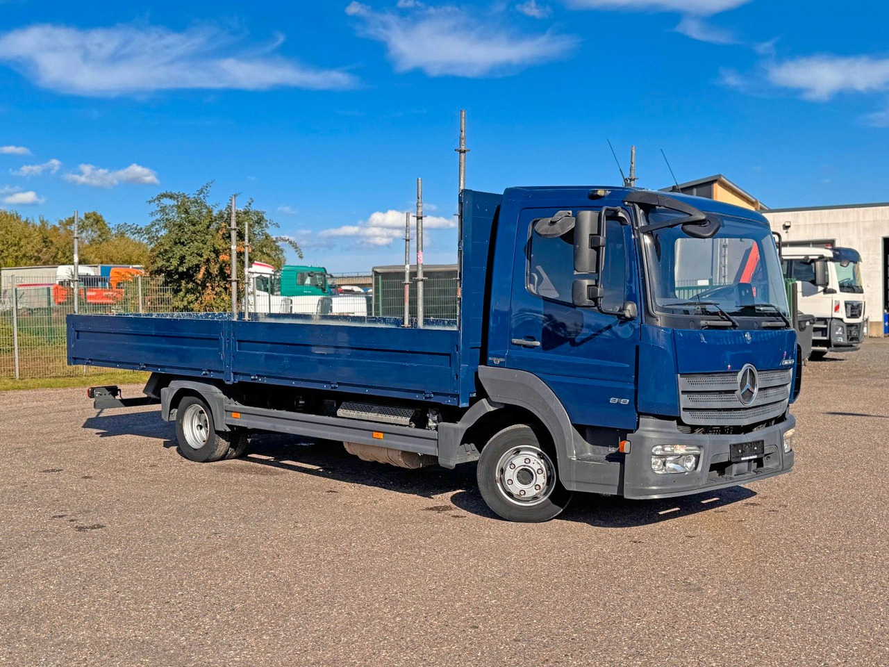 Mercedes-Benz 818 4X2 Pritsche original Kilometer - Carrinha de caixa aberta: foto 1 Mercedes-Benz 818 4X2 Pritsche original Kilometer - Carrinha de caixa aberta: foto 1