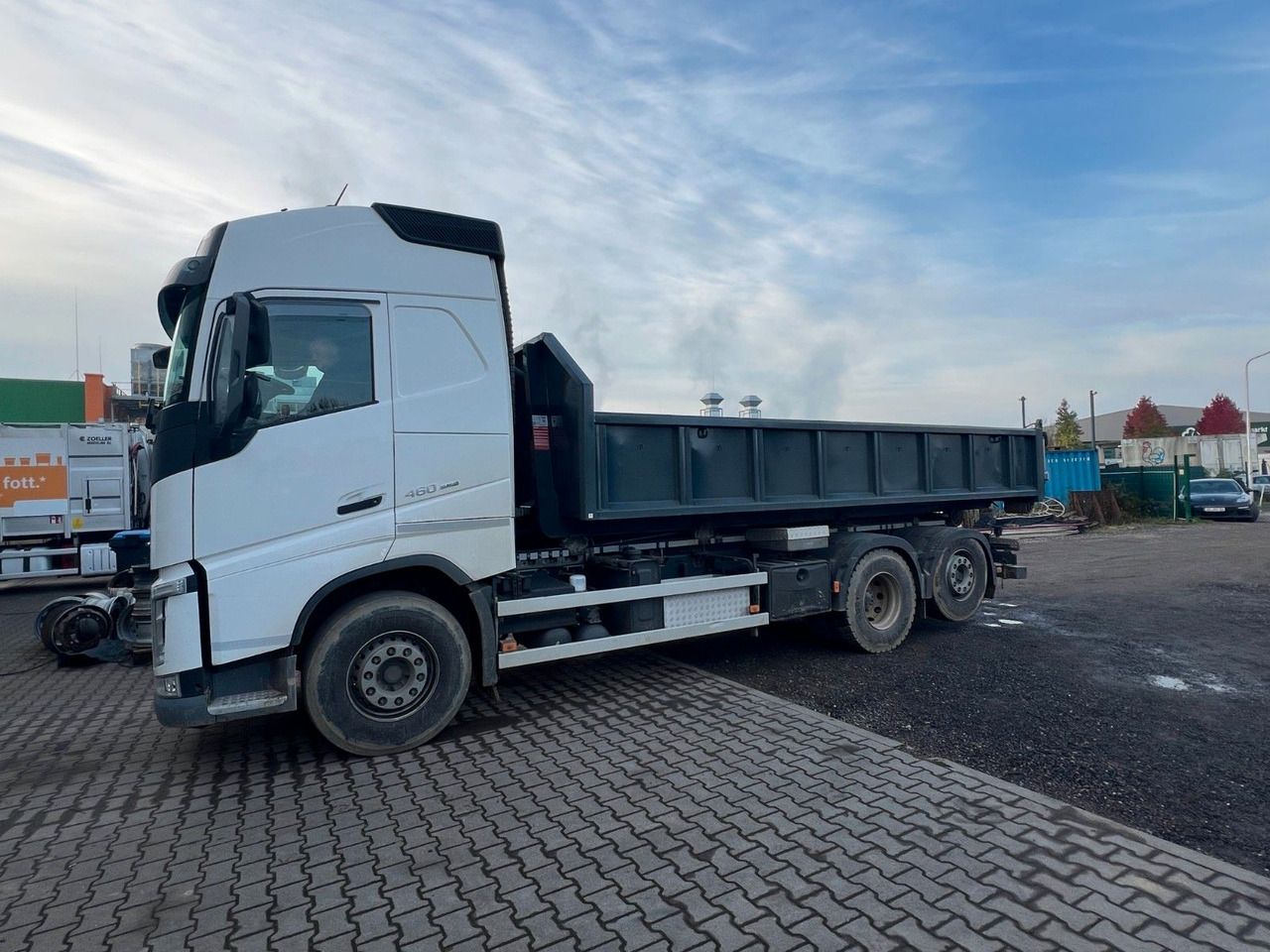 Volvo FH 460 6x2 HYVA Haken mit Klimaanlage - Camião polibenne: foto 2 Volvo FH 460 6x2 HYVA Haken mit Klimaanlage - Camião polibenne: foto 2