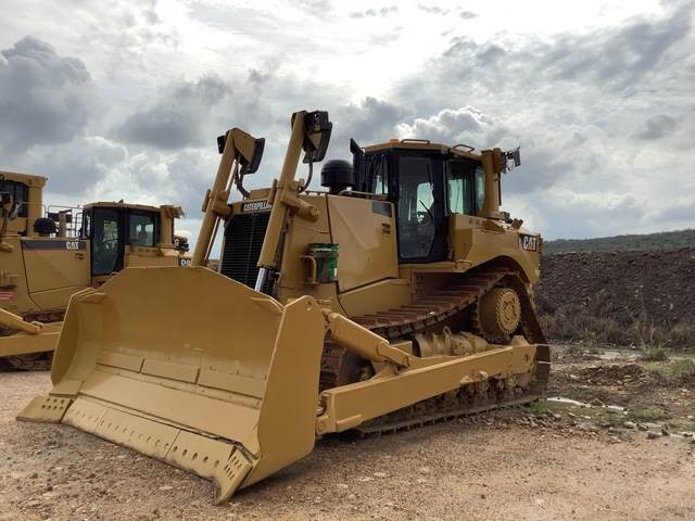 CAT D8T - Buldôzer: foto 1 CAT D8T - Buldôzer: foto 1
