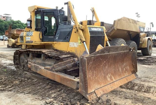 Komatsu D85EX-15 - Buldôzer: foto 4 Komatsu D85EX-15 - Buldôzer: foto 4