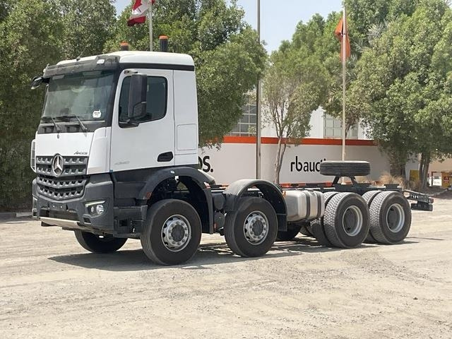Mercedes-Benz Arocs 4240 - Camião chassi: foto 1 Mercedes-Benz Arocs 4240 - Camião chassi: foto 1