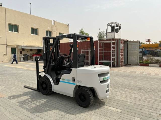 UniCarriers YG1F2A30U - Empilhador a diesel: foto 2 UniCarriers YG1F2A30U - Empilhador a diesel: foto 2