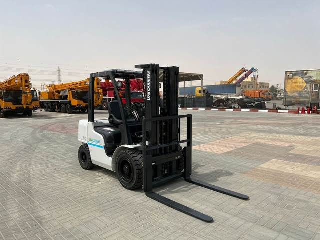 UniCarriers YG1F2A30U - Empilhador a diesel: foto 4 UniCarriers YG1F2A30U - Empilhador a diesel: foto 4