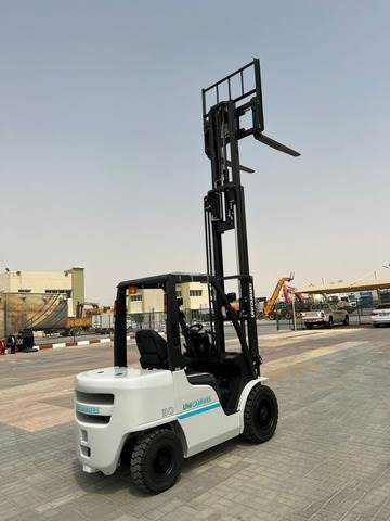 UniCarriers YG1F2A30U - Empilhador a diesel: foto 3 UniCarriers YG1F2A30U - Empilhador a diesel: foto 3