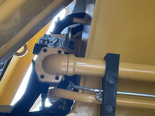 Caminhão fora de estrada CAT 775G: foto 13