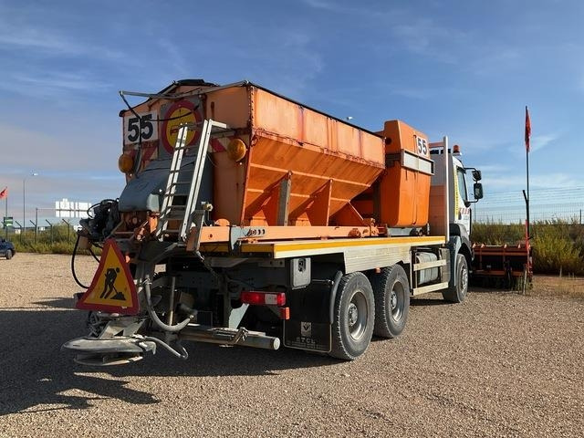 Renault Kerax 430DXI - Veículo limpa-neves: foto 3 Renault Kerax 430DXI - Veículo limpa-neves: foto 3