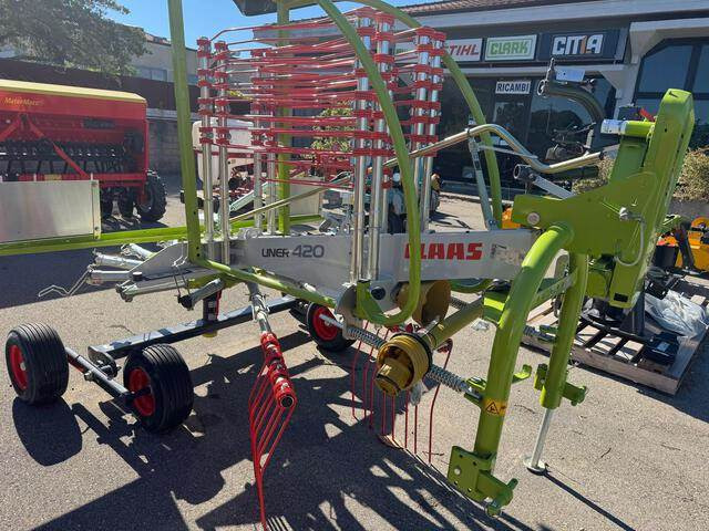 CLAAS Liner 420 - Ancinho enleirador: foto 5 CLAAS Liner 420 - Ancinho enleirador: foto 5