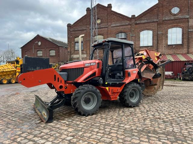 Ditch Witch RT125 - Colocadora de tubagem: foto 1 Ditch Witch RT125 - Colocadora de tubagem: foto 1