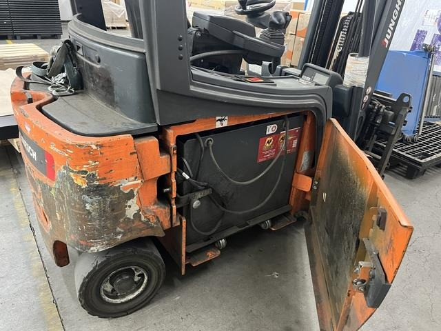 Yale ERP10RCF V2092 - Empilhador elétrico: foto 4 Yale ERP10RCF V2092 - Empilhador elétrico: foto 4