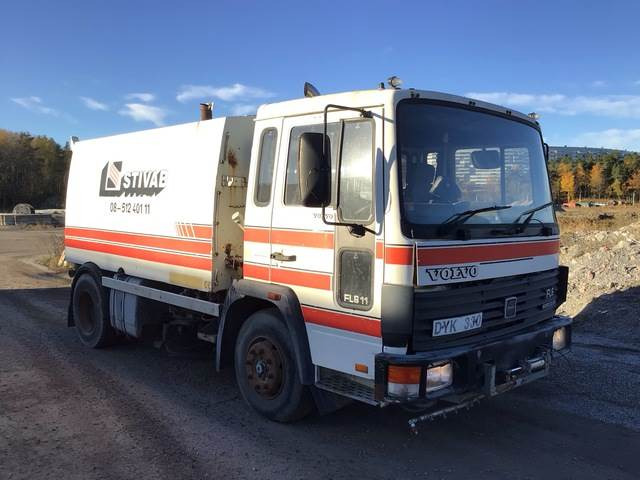 Volvo FL611 - Varredora urbana: foto 4 Volvo FL611 - Varredora urbana: foto 4