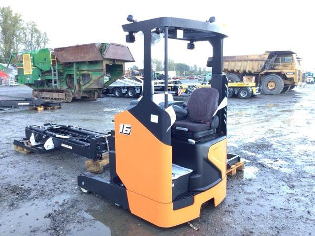 Doosan BR16JW-9 - Empilhador retráctil: foto 2 Doosan BR16JW-9 - Empilhador retráctil: foto 2