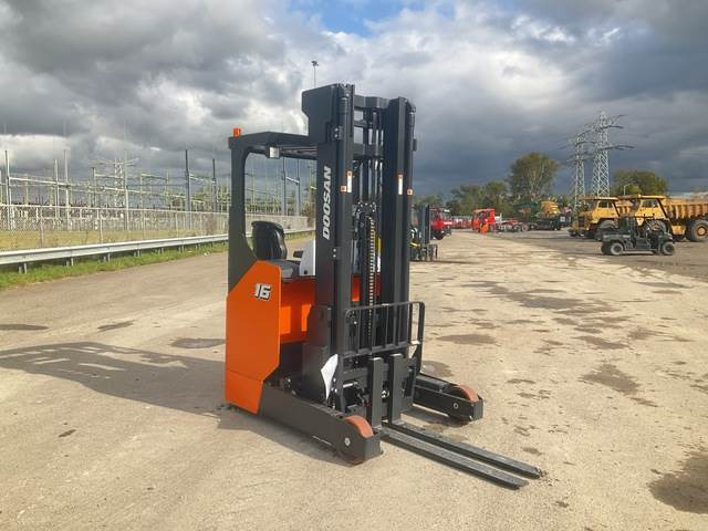 Doosan BR16JW-9 - Empilhador retráctil: foto 4 Doosan BR16JW-9 - Empilhador retráctil: foto 4