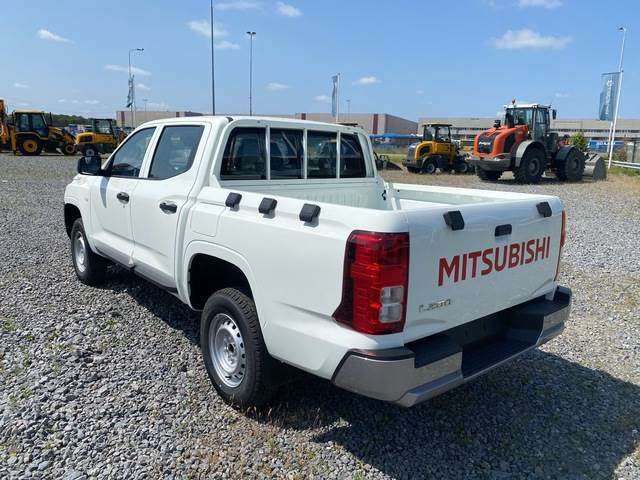 Mitsubishi L200 - Veículo comercial: foto 2 Mitsubishi L200 - Veículo comercial: foto 2