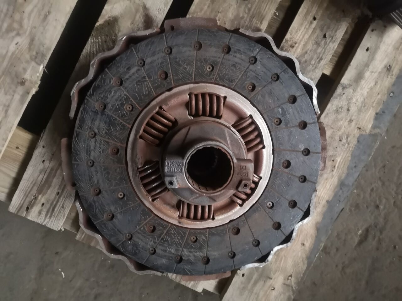 MAN - Embreagem e peças para Camião: foto 2 MAN - Embreagem e peças para Camião: foto 2