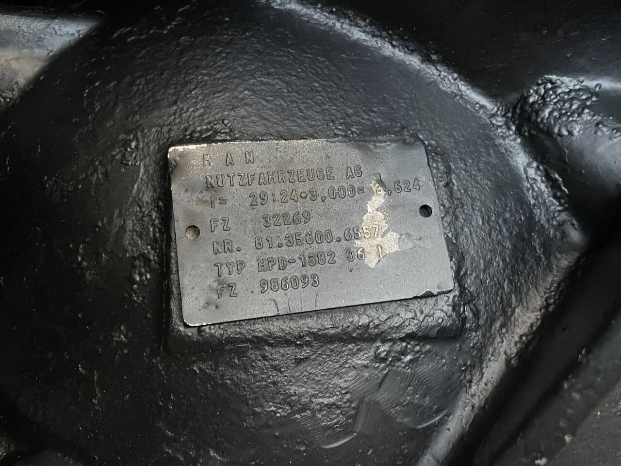 MAN HD 7, 13 Tonnen HPD 1382 - Diferencial para Camião: foto 2 MAN HD 7, 13 Tonnen HPD 1382 - Diferencial para Camião: foto 2