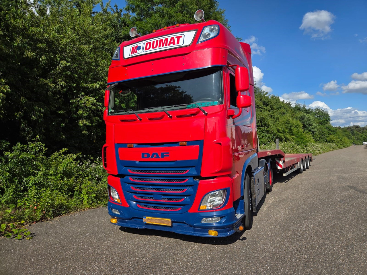 DAF XF 460 FTG 6x2 Super Spacecab + Nooteboom semi-dieplader - Camião chassi: foto 1 DAF XF 460 FTG 6x2 Super Spacecab + Nooteboom semi-dieplader - Camião chassi: foto 1