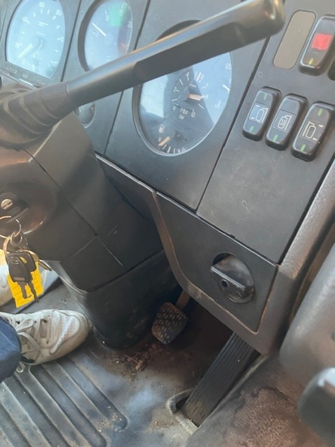 Camião polibenne para transporte de contêineres MERCEDES-BENZ SK 1831: foto 13