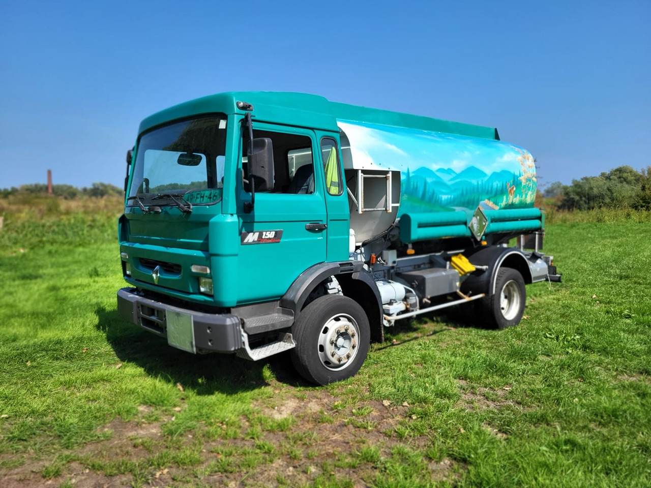 Renault Midliner 150 - Camião cisterna: foto 1 Renault Midliner 150 - Camião cisterna: foto 1