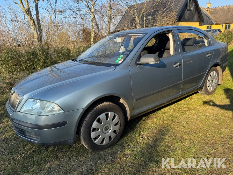 Personbil Skoda Octavia 1,6 - Automóvel: foto 1 Personbil Skoda Octavia 1,6 - Automóvel: foto 1